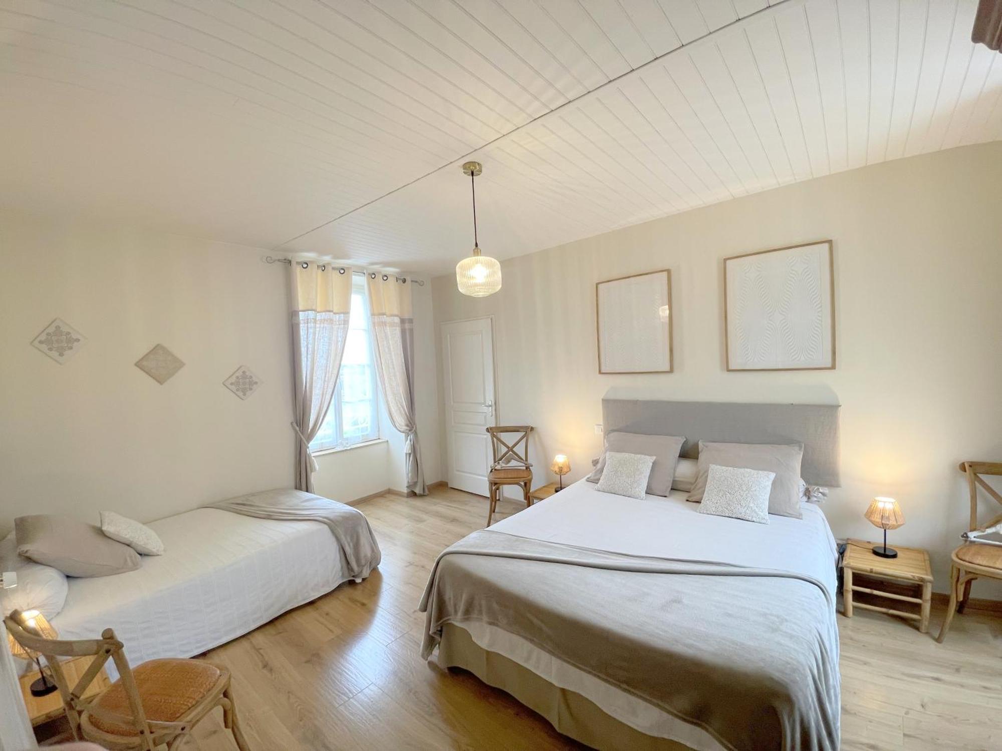 Chambres D'Hotes Le Tilleul Saint-Hilaire-des-Loges Exterior photo